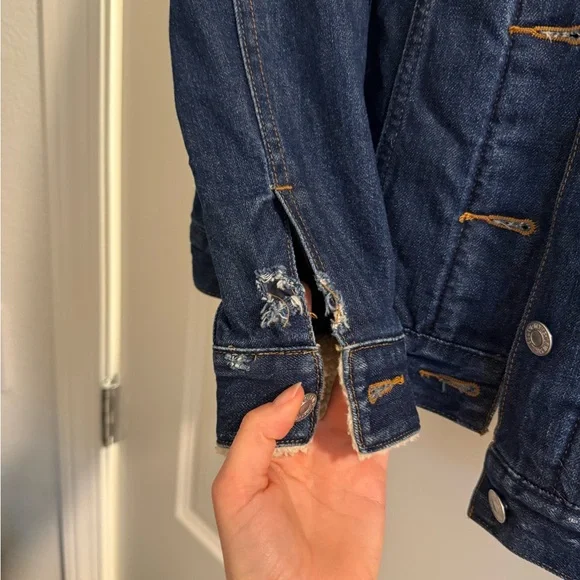 Levi's Dark Blue Denim Jacket with Cream Sherpa - Picture 4 of 7